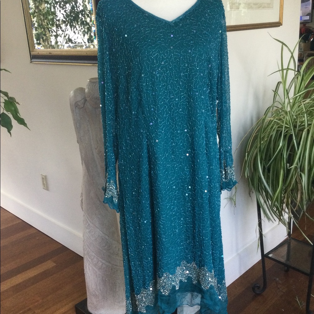 New Dress - Picture 4 of 6